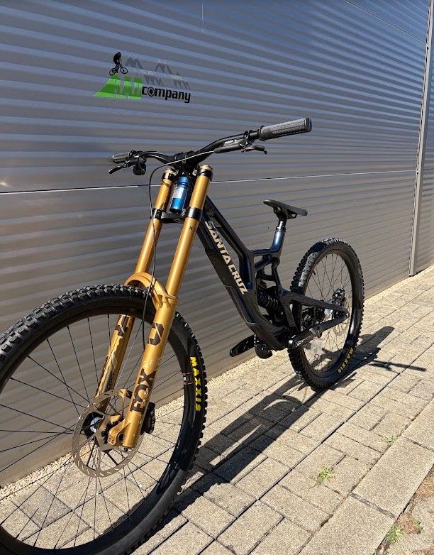 2027 Santa Cruz V10 Downhill Kerékpár