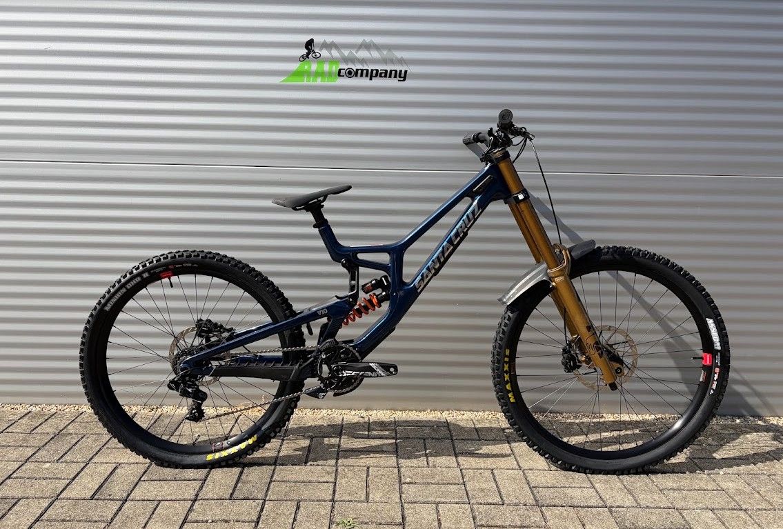 2027 Santa Cruz V10 Downhill Kerékpár