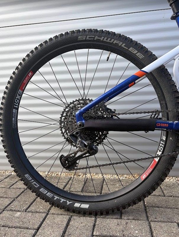 2021 Mondraker Superfoxy Enduro Kerékpár