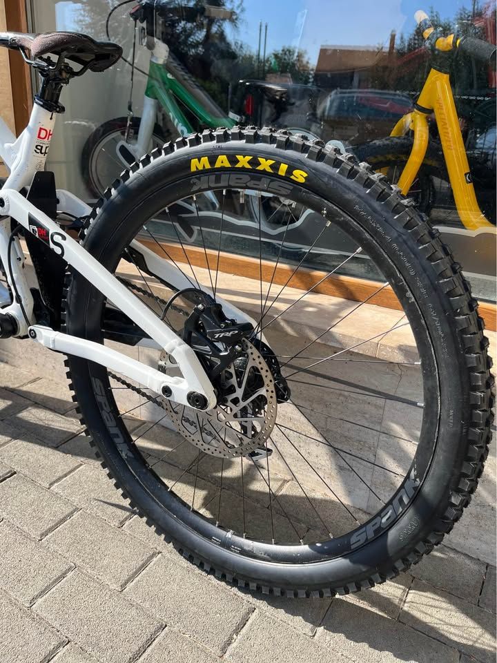 2023 Commencal Supreme DH V5 gyerek downhill kerékpár 2023 Commencal Supreme DH V5 gyerek downhill kerékpár