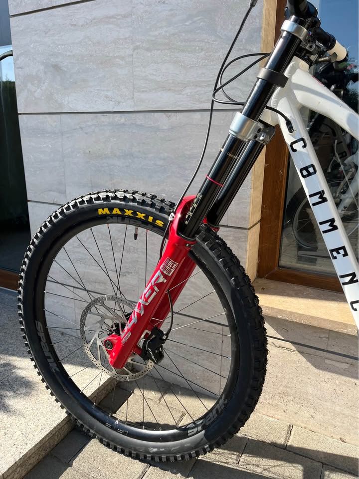 2023 Commencal Supreme DH V5 gyerek downhill kerékpár 2023 Commencal Supreme DH V5 gyerek downhill kerékpár