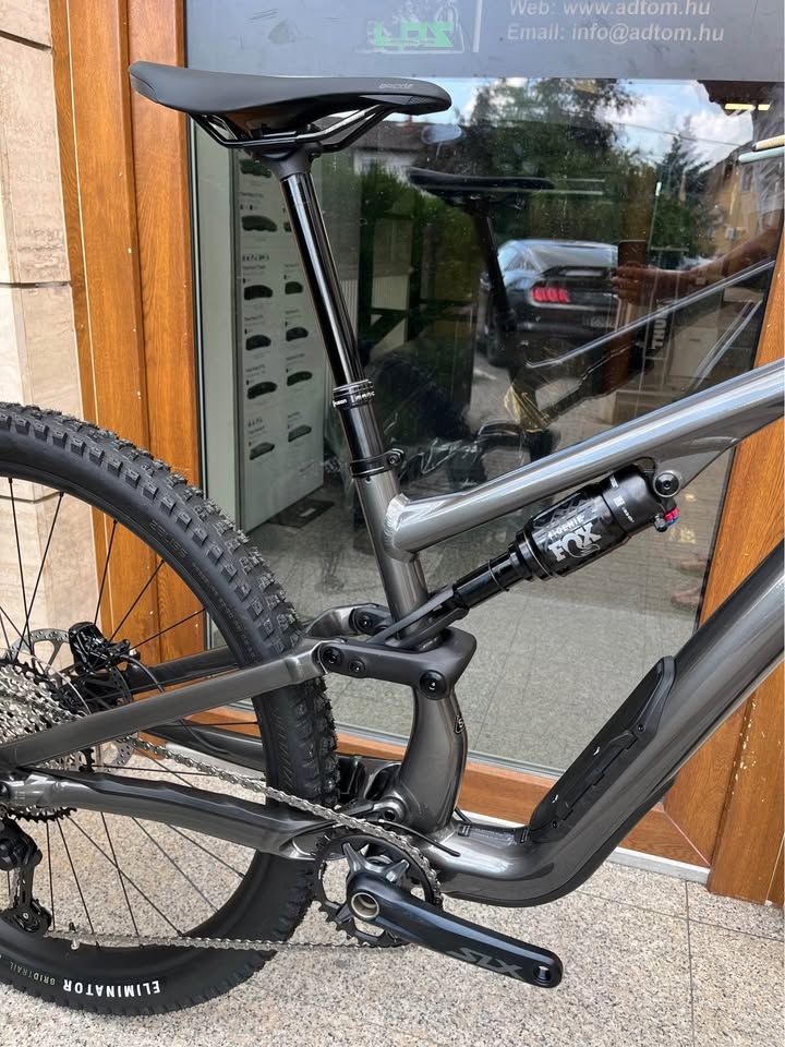 2025 Specialized Stumpjumper Comp Alloy Enduro Kerékpár
