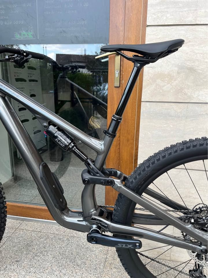 2025 Specialized Stumpjumper Comp Alloy Enduro Kerékpár