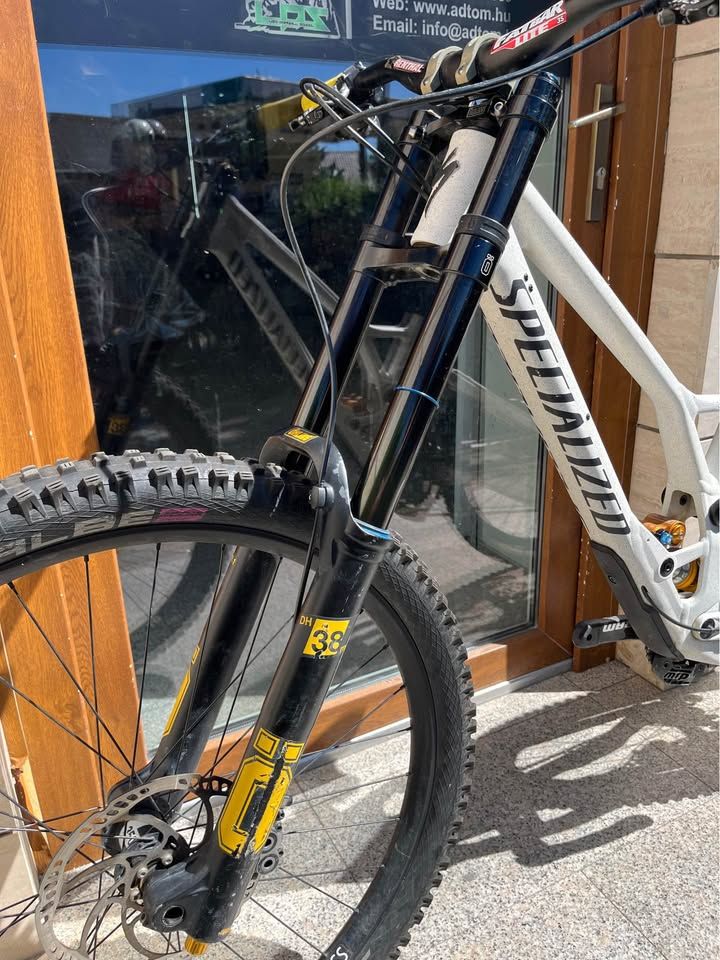 2023 Specialized Demo S2 Downhill Kerékpár
