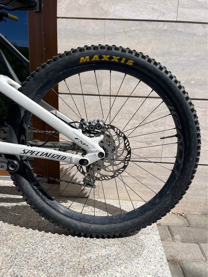 2023 Specialized Demo S2 Downhill Kerékpár