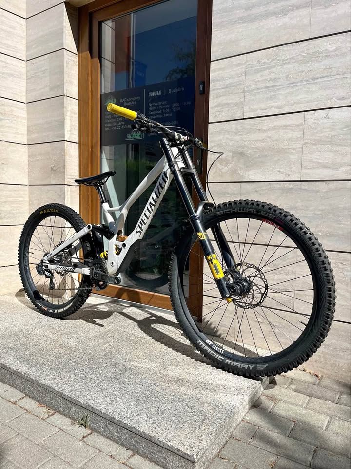 2023 Specialized Demo S2 Downhill Kerékpár