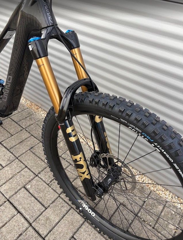 2025 UNNO MITH Race E-bike