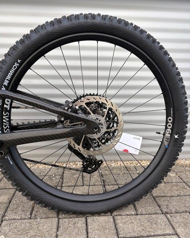 2025 UNNO MITH Race E-bike