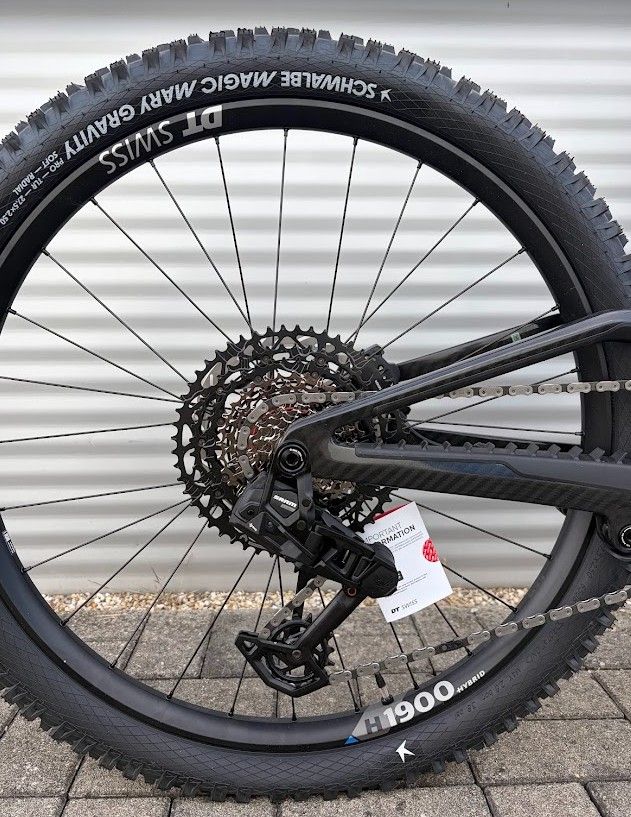 2025 UNNO MITH Race E-bike