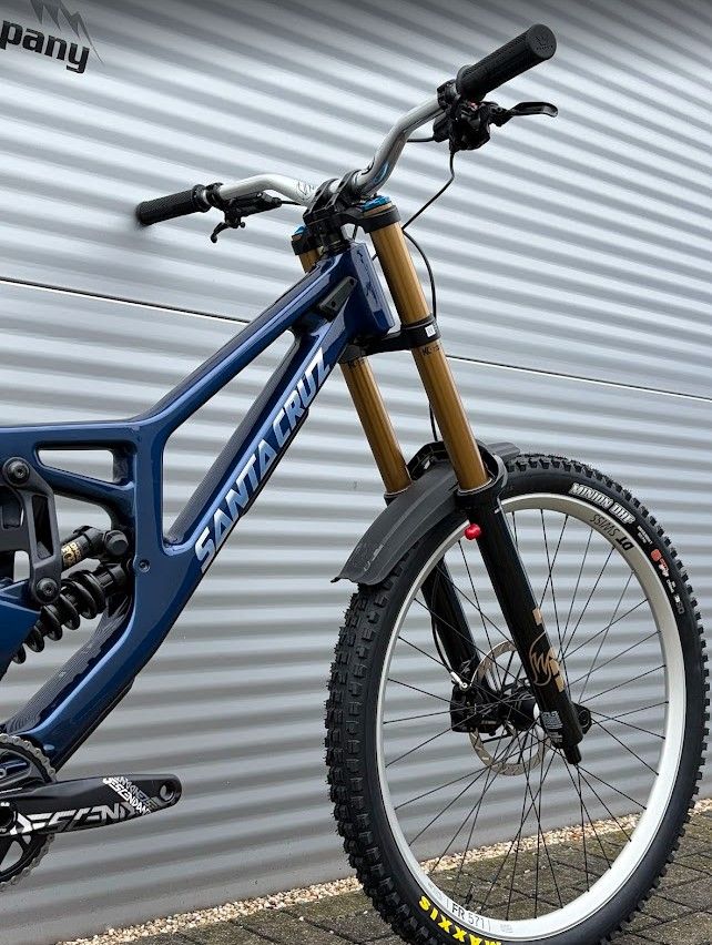 2026 Santa Cruz V10 Downhill Kerékpár