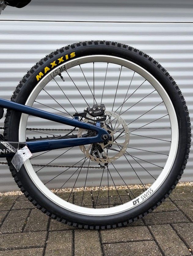 2026 Santa Cruz V10 Downhill Kerékpár