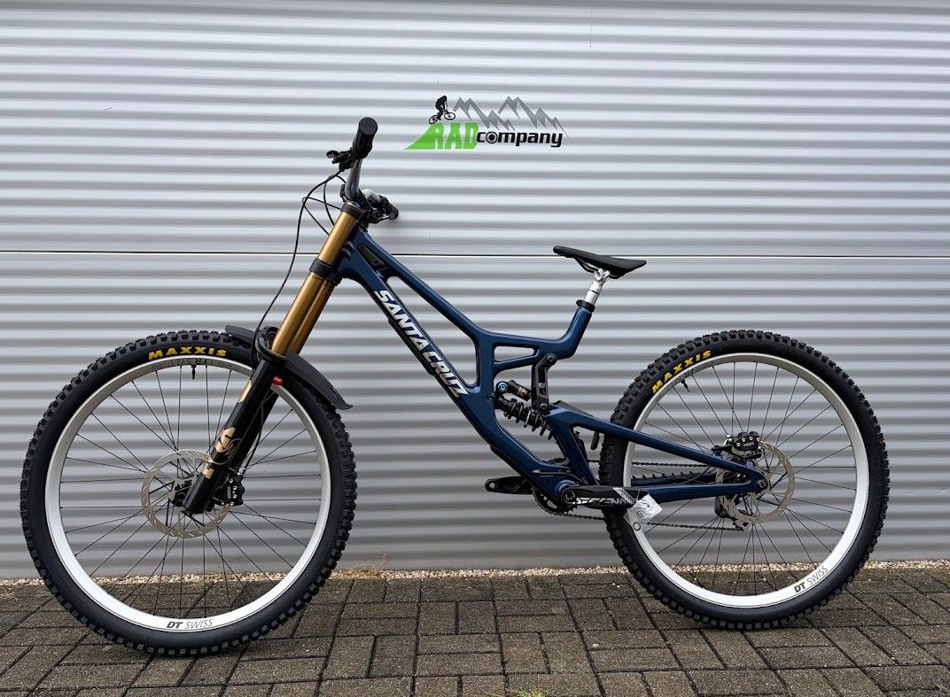 2026 Santa Cruz V10 Downhill Kerékpár