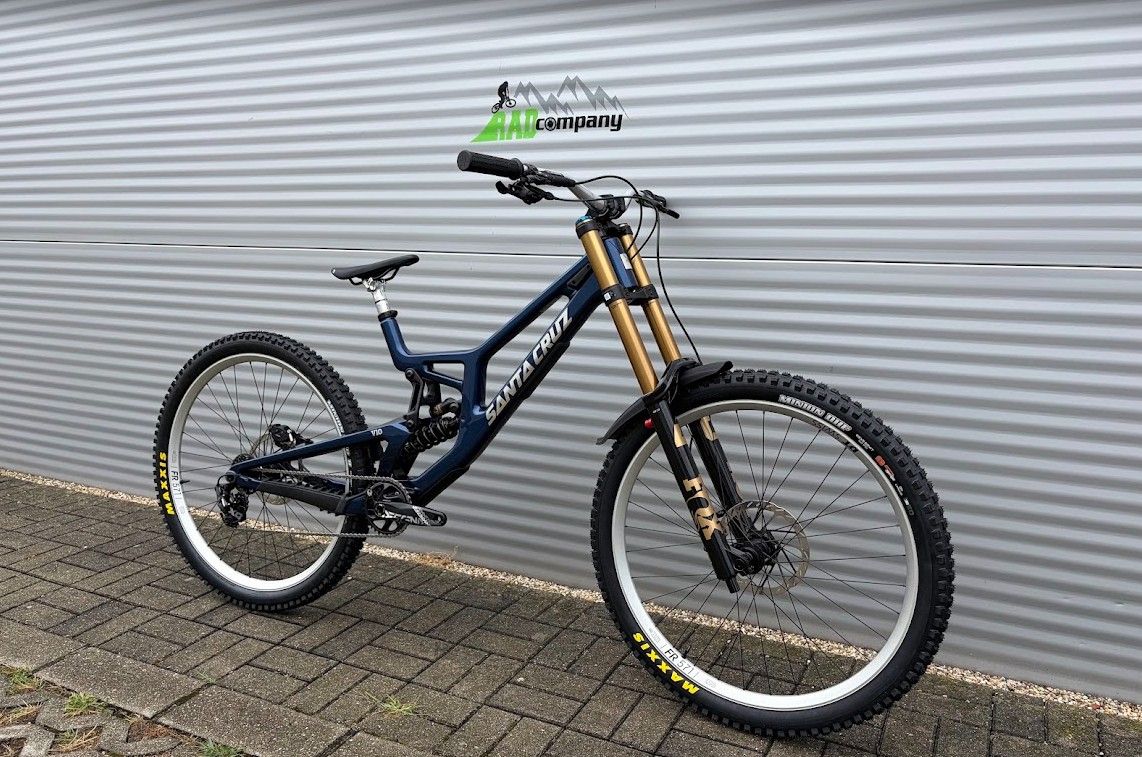 2026 Santa Cruz V10 Downhill Kerékpár