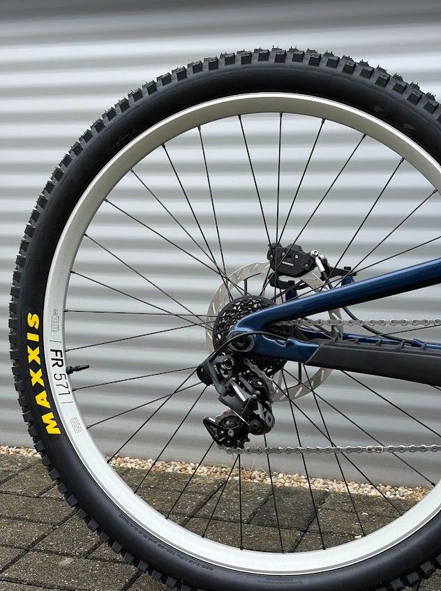 2026 Santa Cruz V10 Downhill Kerékpár