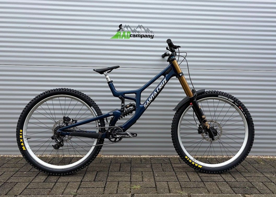 2026 Santa Cruz V10 Downhill Kerékpár