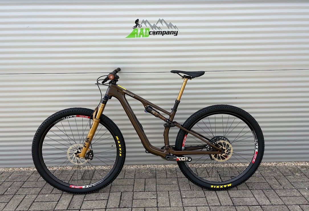 2025 SPECIALIZED EPIC 8 EVO Trail Kerékpár