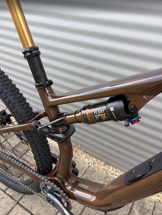 2025 SPECIALIZED EPIC 8 EVO Trail Kerékpár