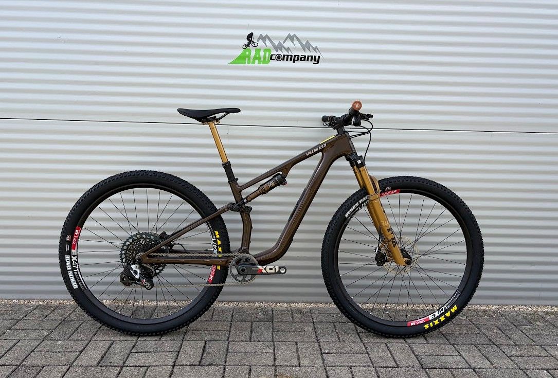 2025 SPECIALIZED EPIC 8 EVO Trail Kerékpár